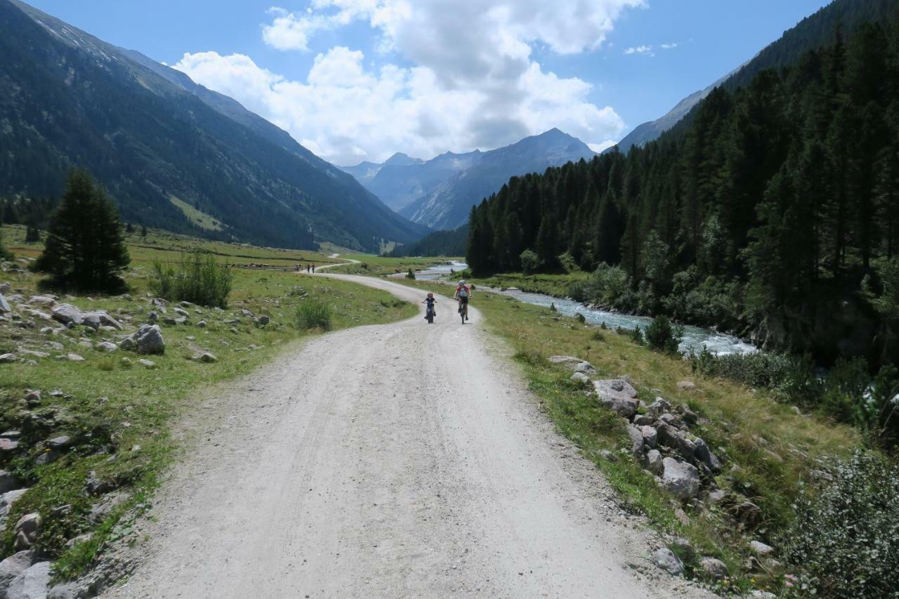 Alpenmaisonette Gipfelstuermer Bramberg am Wildkogel Bagian luar foto